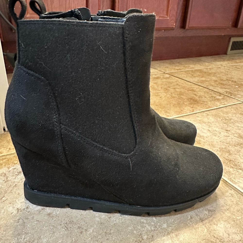 Unrated Black Wedge Ankle Boots